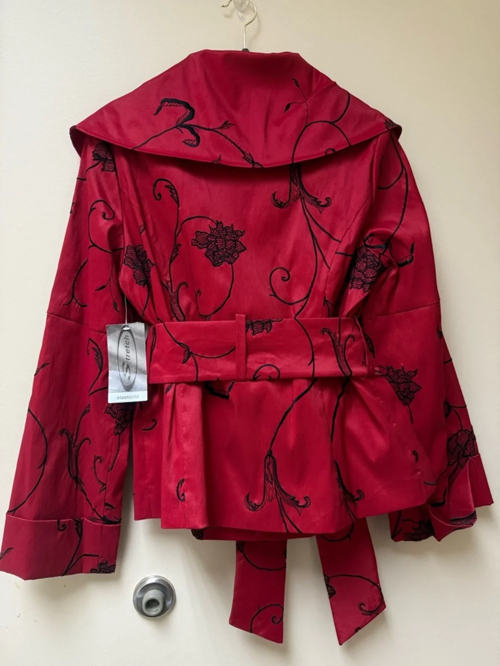 NWT 🔴Samuel Dong Red Satin Jacket with Black Label Detail🔴 - Picture 2 of 10